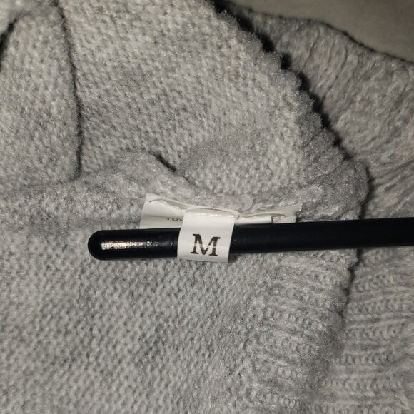 Vintage Gray Acrylic Cardigan Womens Medium Shank Buttons Ruffle Trim - Picture 6 of 8